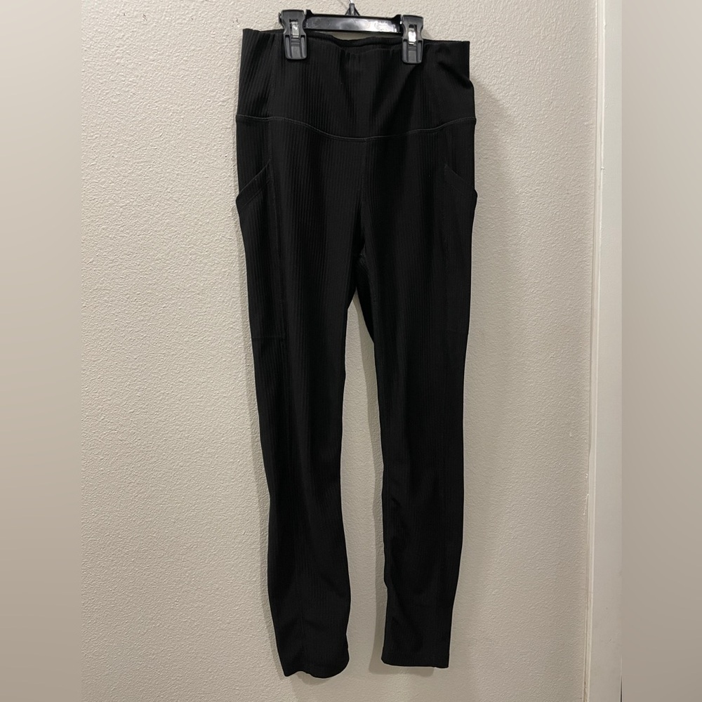 32 Degrees Cool Women's Black Ribbed Leggings with Pockets